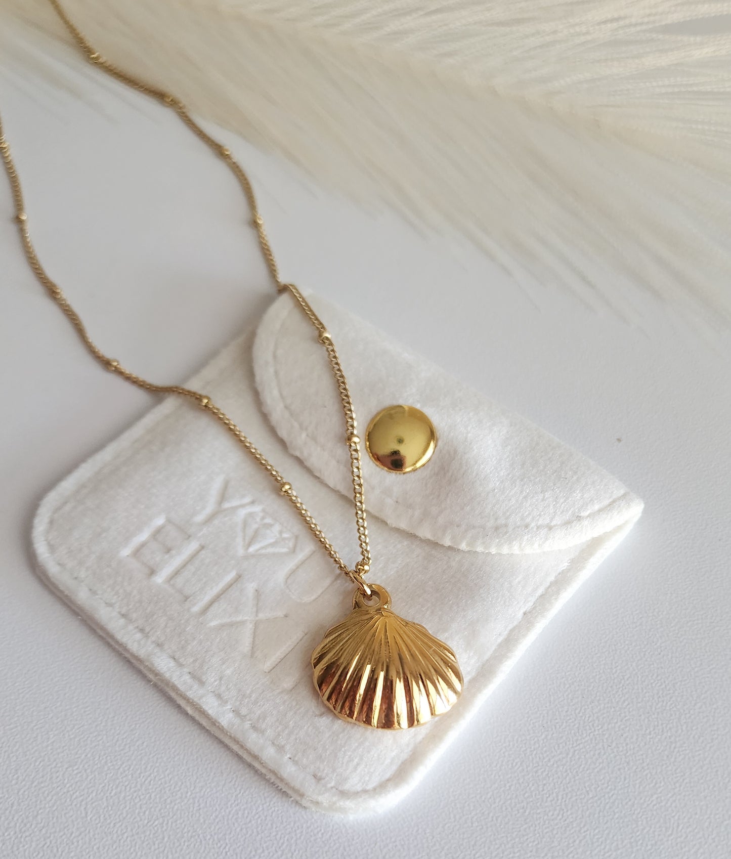 Gold Shell necklace