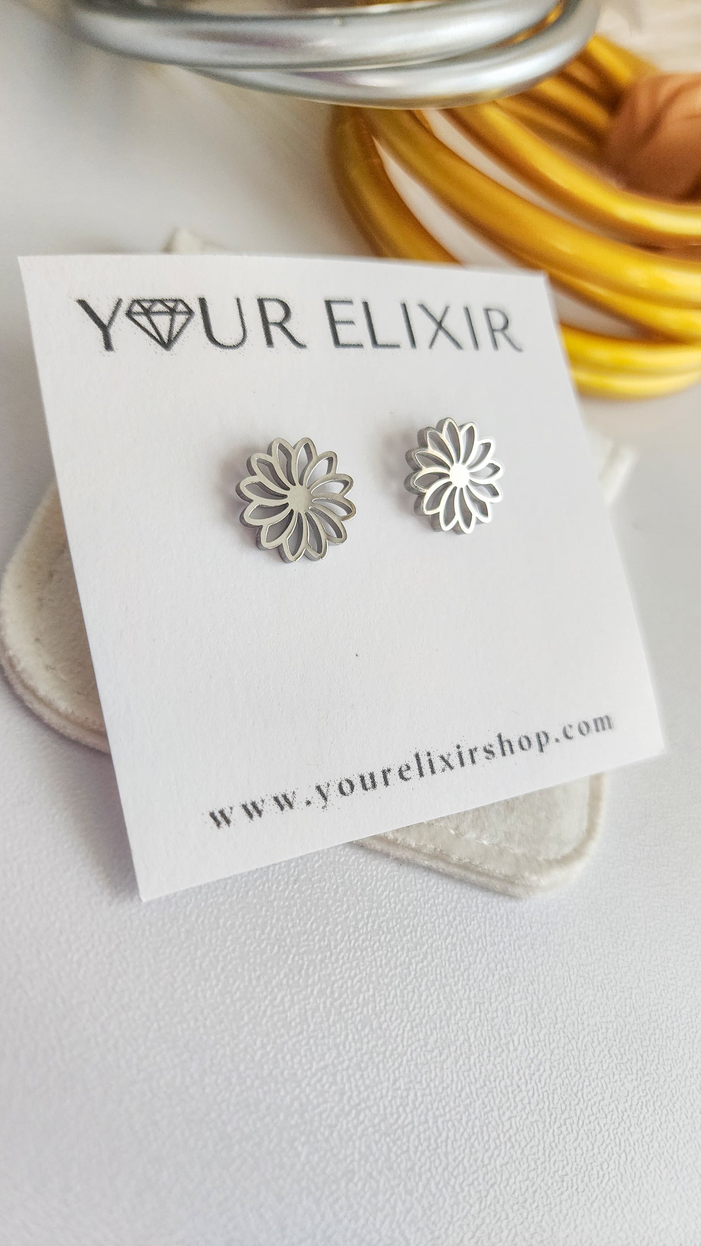 Daisy Flower Stud Earrings