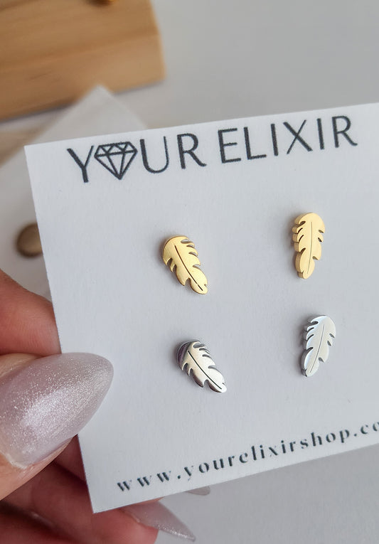 Feather 🪶 Stud Earrings